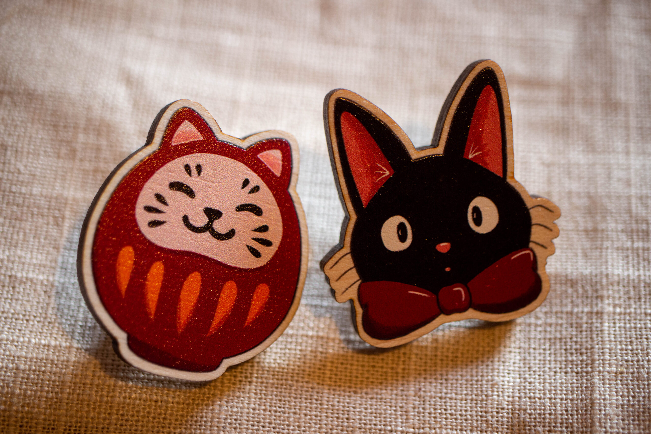 Pin's en bois - Daruma Neko – Image 3