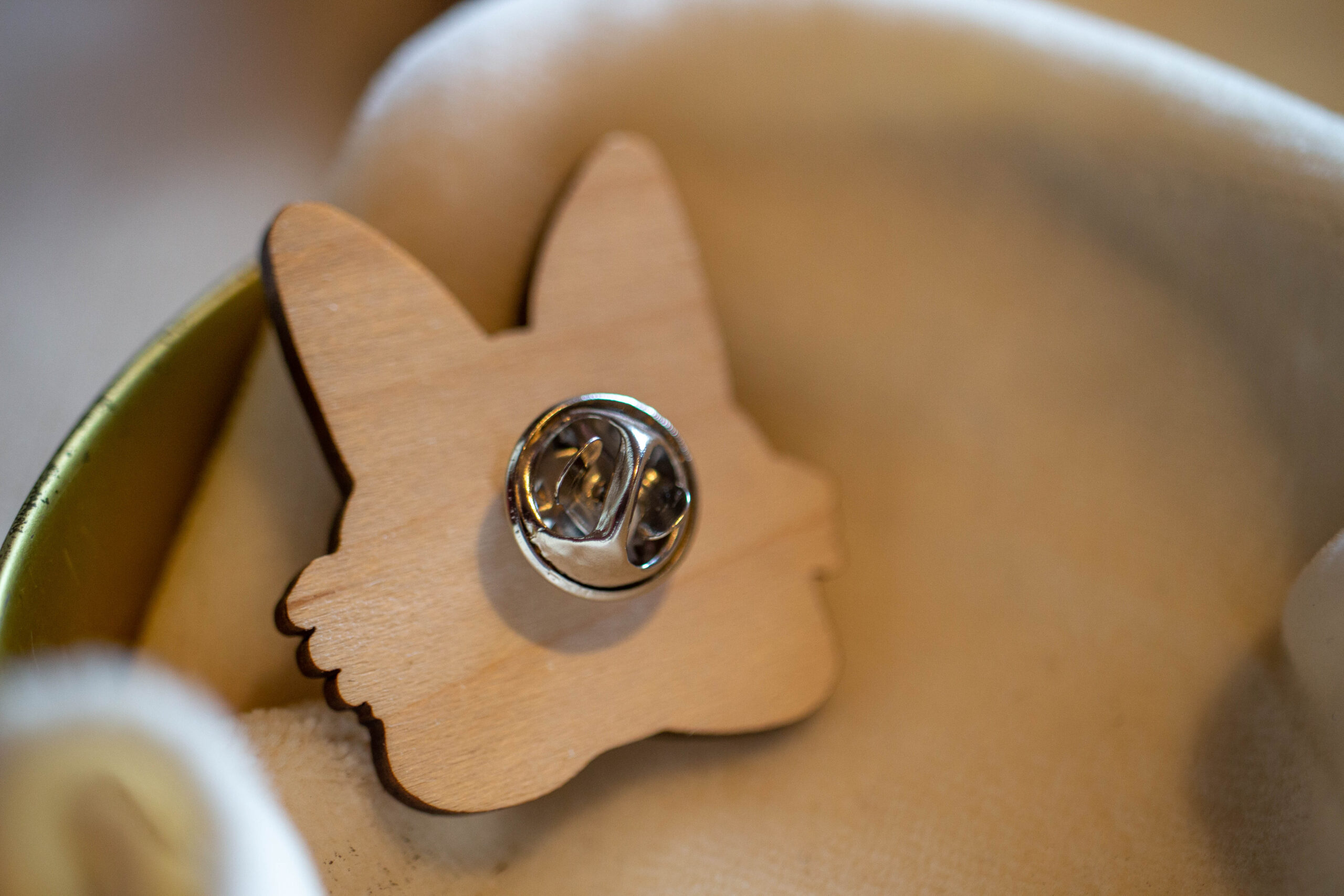 Pin's en bois - Daruma Neko – Image 4